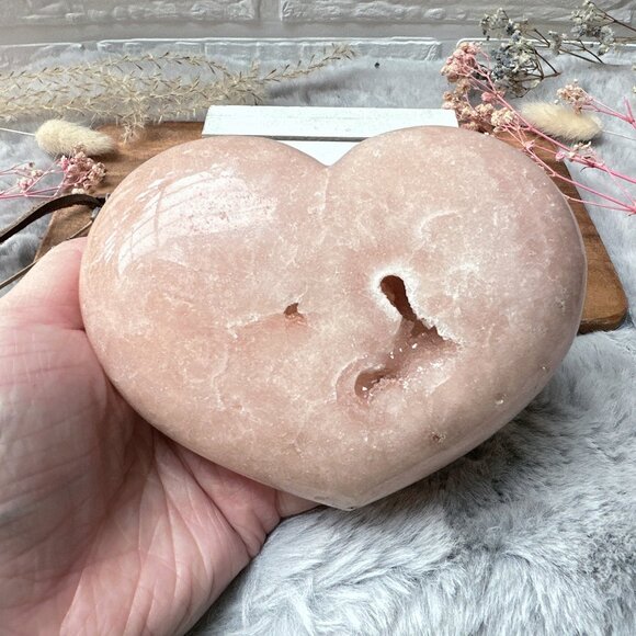 Beautiful Large Pink Amethyst Heart - Picture 8 of 8